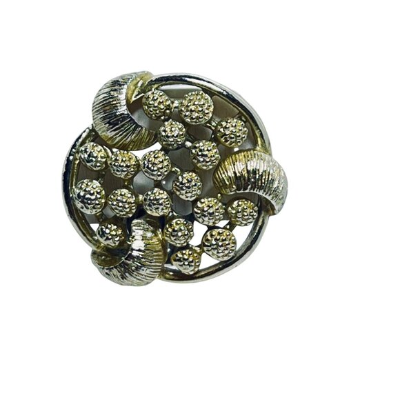 Vintage Coro Textured Silver Tone Clip On Earrings (5866) - Picture 5 of 7